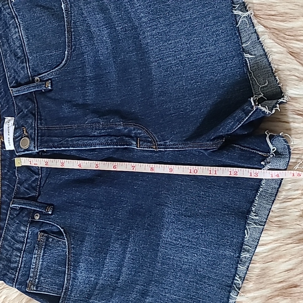 NWT Good American Cut-Off Short Size 12 - Picture 5 of 9